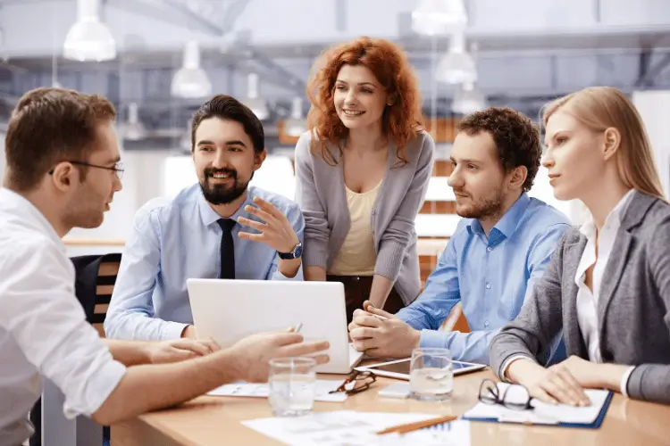 Reunião de trabalho para discutir a Matriz de Materialidade.